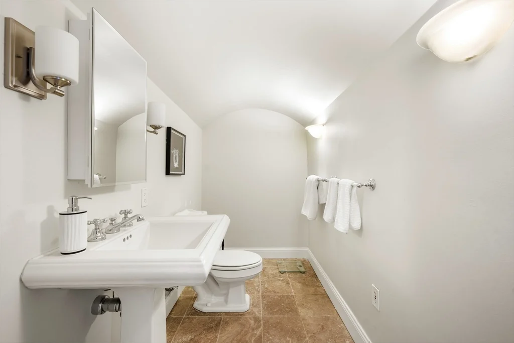 3 bed, 2 bath apartment for rent at 67 Montgomery St Unit 1, South End — photo 10 of 18