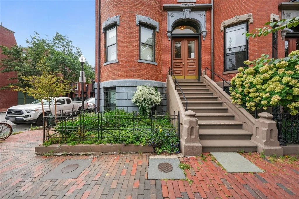 3 bed, 2 bath apartment for rent at 67 Montgomery St Unit 1, South End — photo 17 of 18