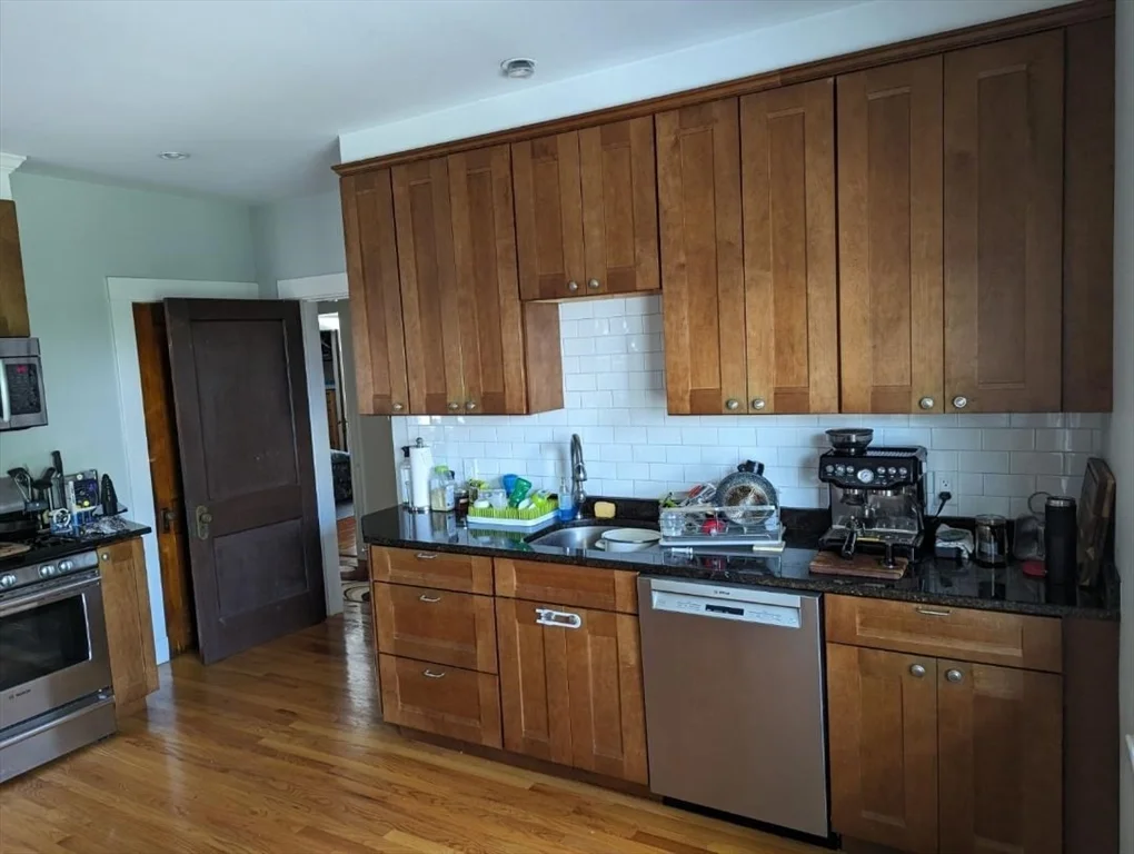 3 bed, 1 bath apartment for rent at 67 Moraine Unit 1, Jamaica Plain — photo 2 of 4