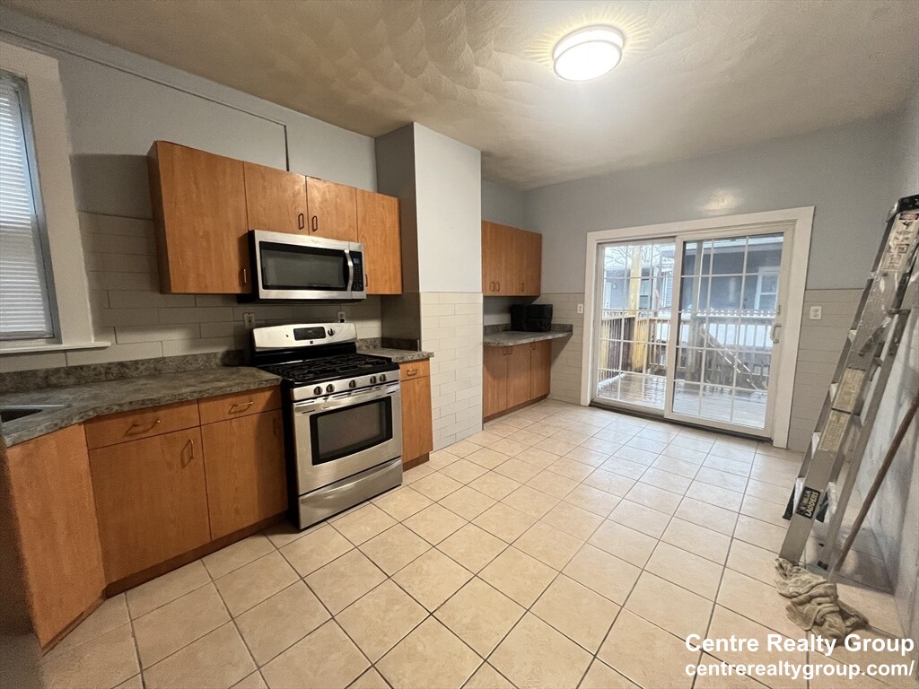 3 bed, 2 bath apartment for rent at 67 Morris St Unit 2, East Boston — photo 1 of 13