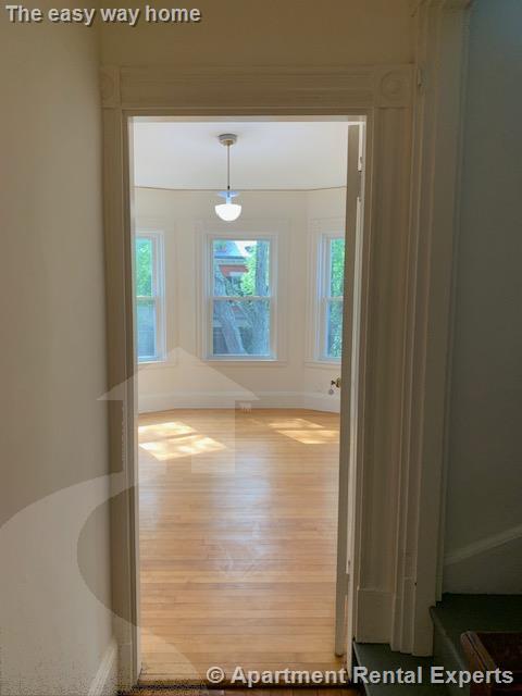 4 bed, 2 bath apartment for rent at 67 Mt Vernon St, Porter Square — photo 10 of 24