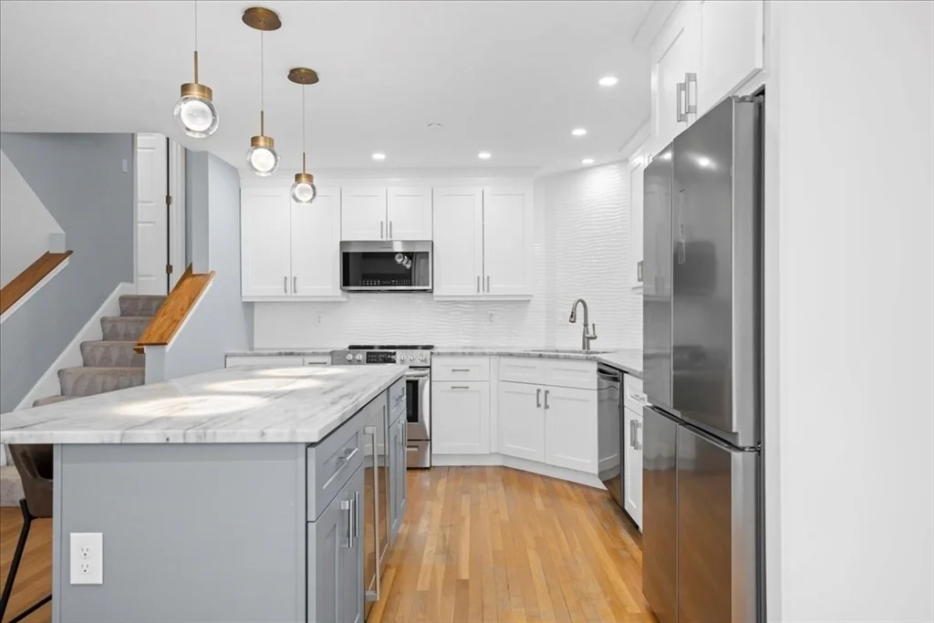2 bed, 2 bath apartment for rent at 67 N Quinsigamond Ave Unit 23, Shrewsbury — photo 5 of 33