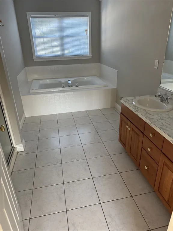 3 bed, 2 bath apartment for rent at 67 N Quinsigamond Ave Unit 9, Shrewsbury — photo 13 of 14