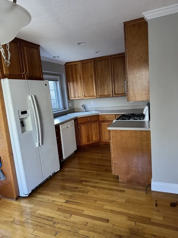 3 bed, 2 bath apartment for rent at 67 N Quinsigamond Ave Unit 9, Shrewsbury — photo 5 of 14