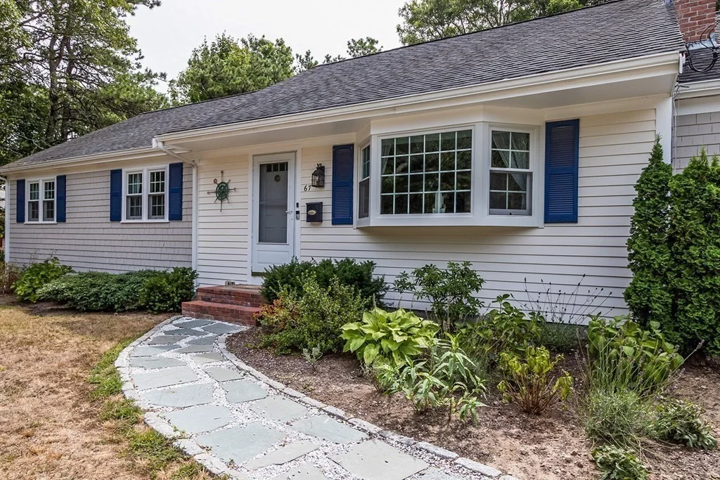 3 bed, 2 bath apartment for rent at 67 Old Post Rd Unit 67, Centerville — photo 1 of 11