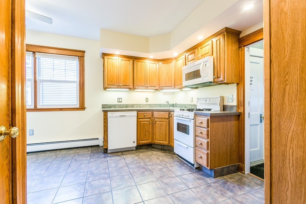 3 bed, 1 bath apartment for rent at 67 Orchard St Unit A, Medford — photo 5 of 19