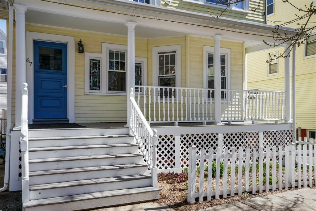 2 bed, 2 bath apartment for rent at 67 Ossipee Rd Unit 1, Teele Square — photo 2 of 24