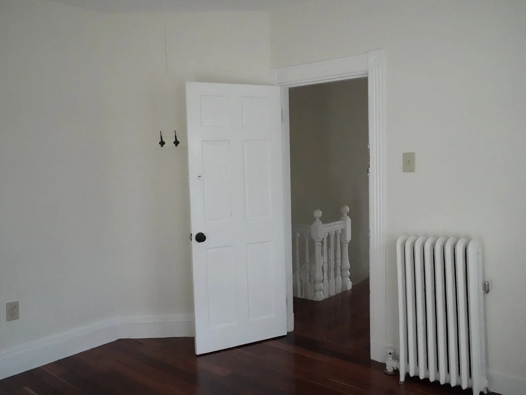 5 bed, 2 bath apartment for rent at 67 Pearl St Unit 2, Newton — photo 19 of 31