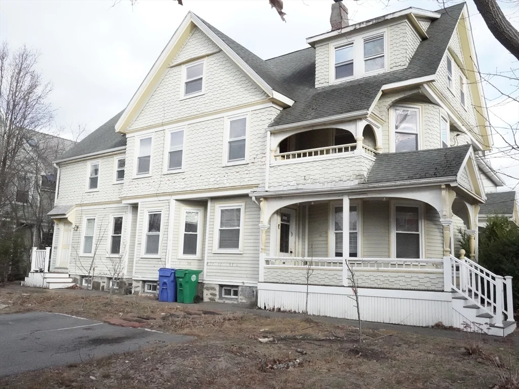 5 bed, 2 bath apartment for rent at 67 Pearl St Unit 2, Newton — photo 2 of 31