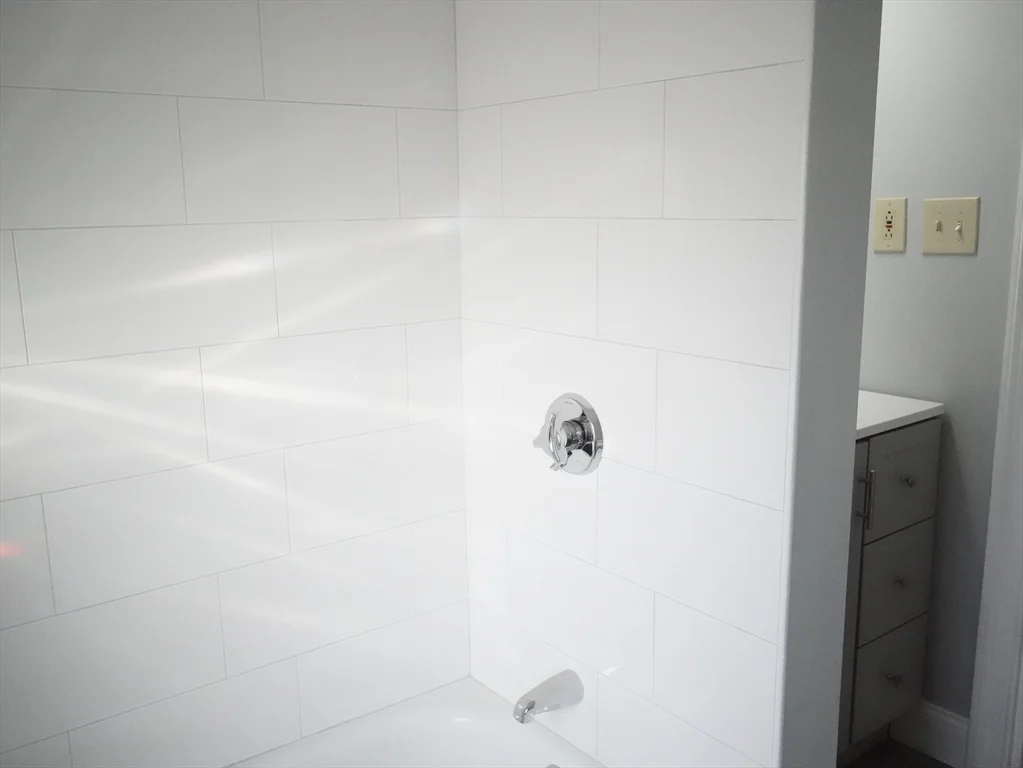5 bed, 2 bath apartment for rent at 67 Pearl St Unit 2, Newton — photo 23 of 31