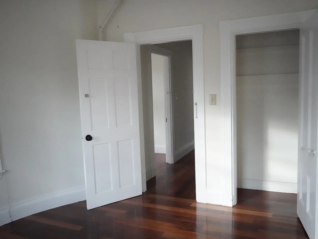 5 bed, 2 bath apartment for rent at 67 Pearl St Unit 2, Newton — photo 16 of 31