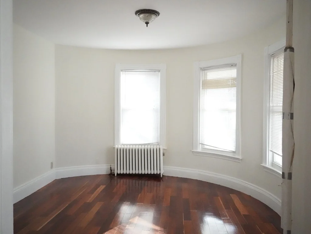 5 bed, 2 bath apartment for rent at 67 Pearl St Unit 2, Newton — photo 9 of 31