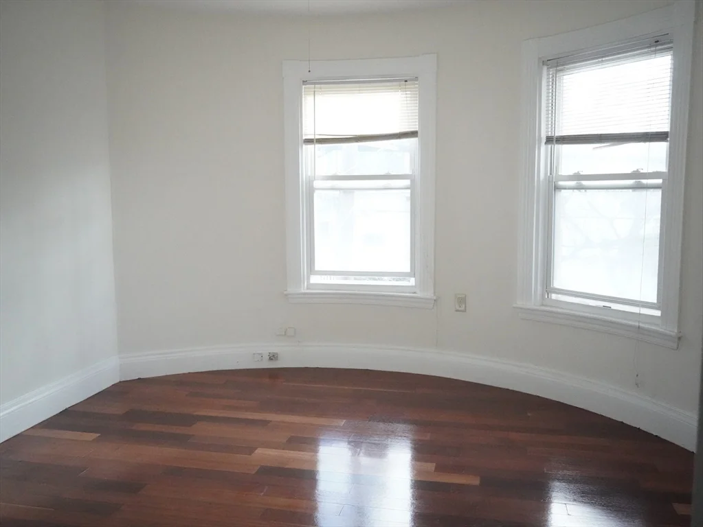 5 bed, 2 bath apartment for rent at 67 Pearl St Unit 2, Newton — photo 17 of 31