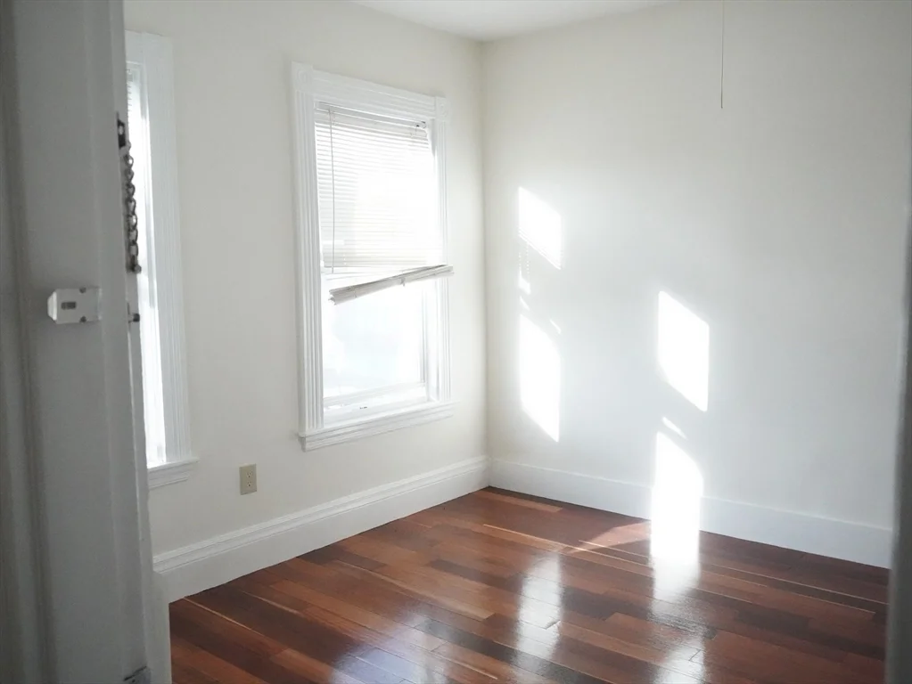 5 bed, 2 bath apartment for rent at 67 Pearl St Unit 2, Newton — photo 20 of 31