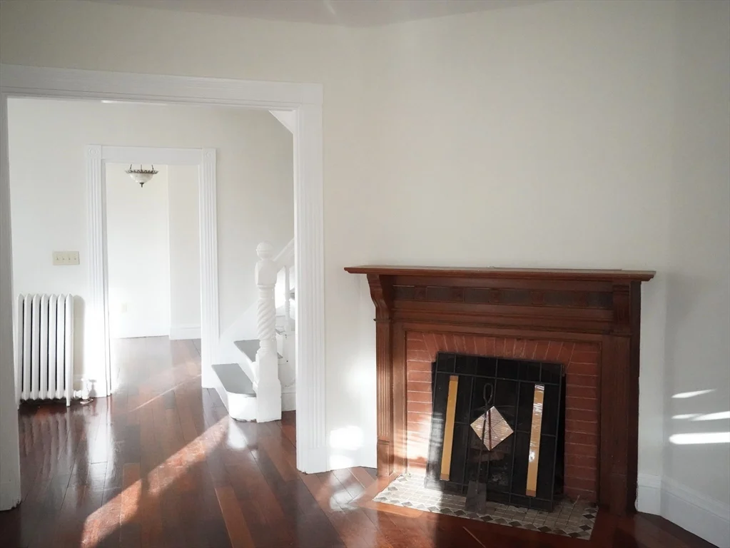 5 bed, 2 bath apartment for rent at 67 Pearl St Unit 2, Newton — photo 8 of 31