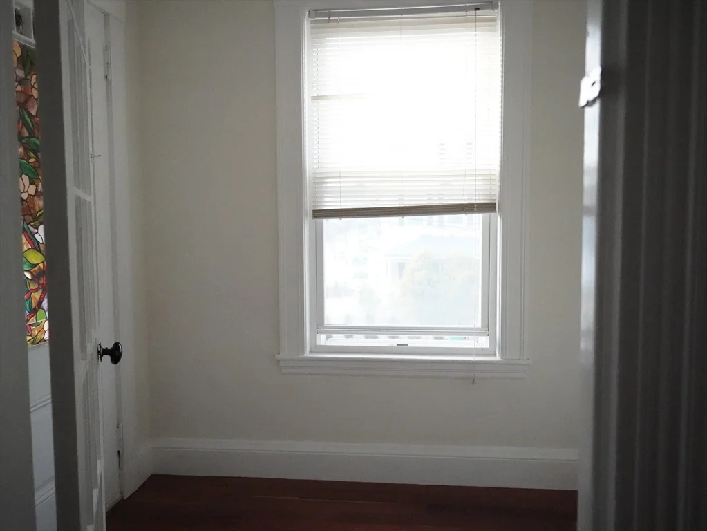 5 bed, 2 bath apartment for rent at 67 Pearl St Unit 2, Newton — photo 18 of 31