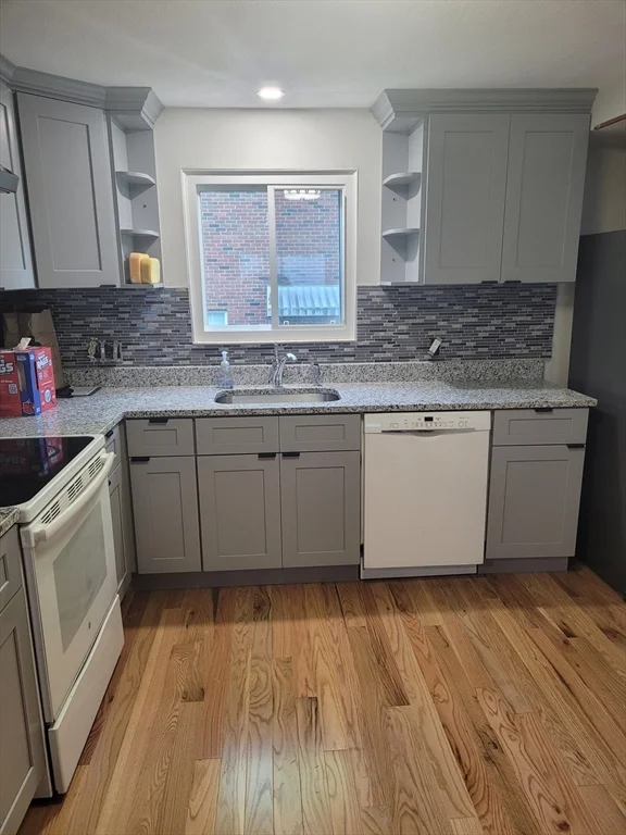 3 bed, 1 bath apartment for rent at 67 Pequossette Unit 1, Watertown — photo 3 of 22