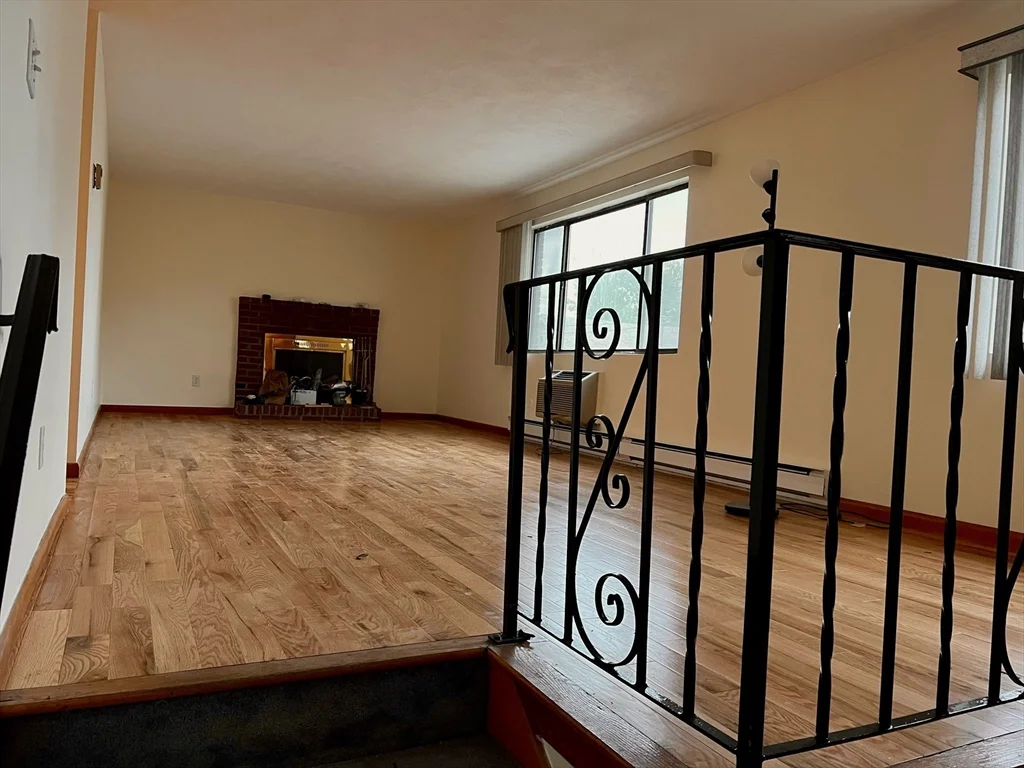 3 bed, 1 bath apartment for rent at 67 Pequossette Unit 1, Watertown — photo 2 of 22