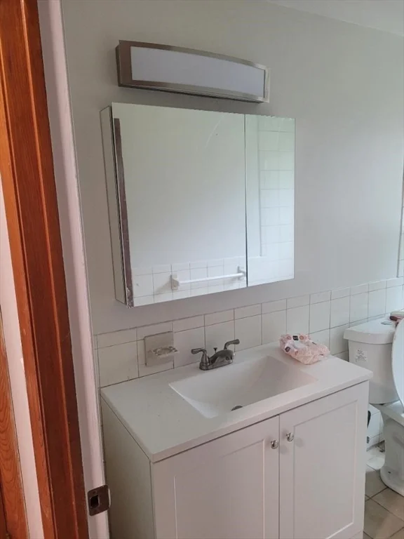 3 bed, 1 bath apartment for rent at 67 Pequossette Unit 1, Watertown — photo 19 of 22