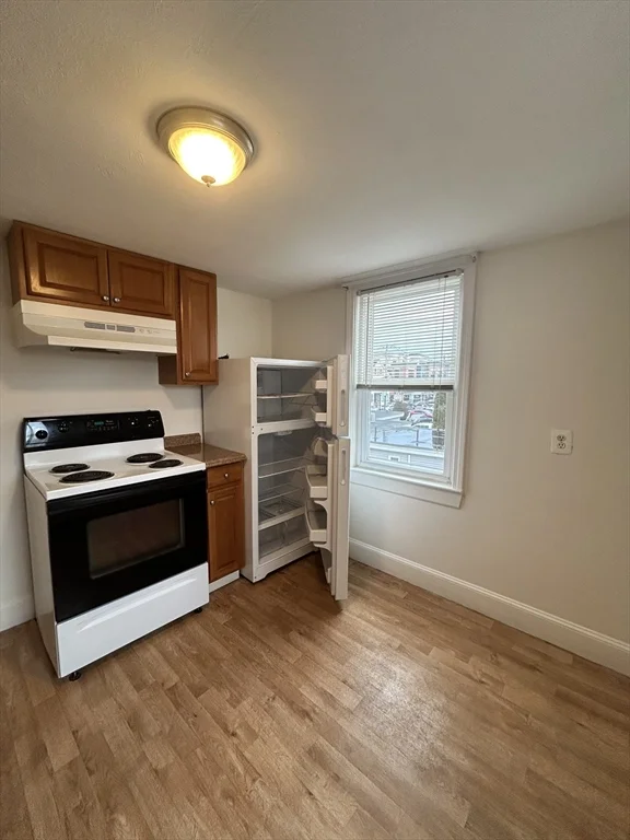 2 bed, 1 bath apartment for rent at 67 Pleasant St Unit 3, Columbian Square — photo 2 of 12