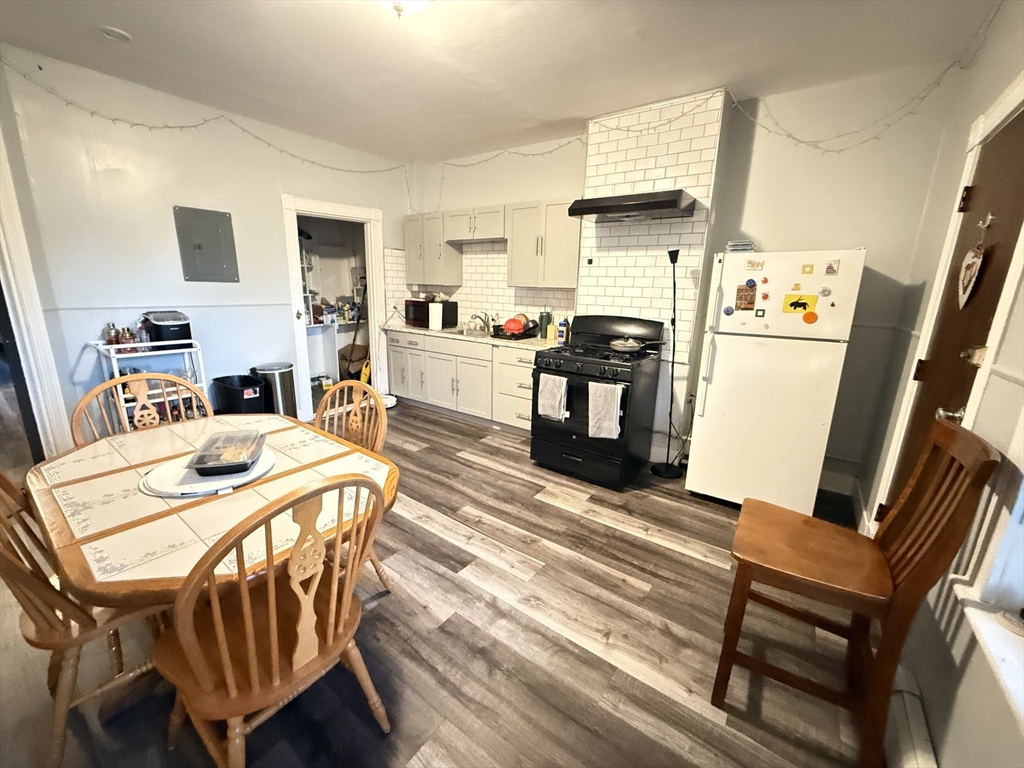 4 bed, 1 bath apartment for rent at 67 Pontiac St , Unit 3, Mission Hill — photo 3 of 10