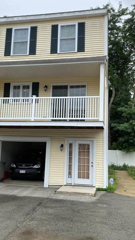 2 bed, 1 bath apartment for rent at 67 Princeton St Unit 1, Chelmsford — photo 2 of 26