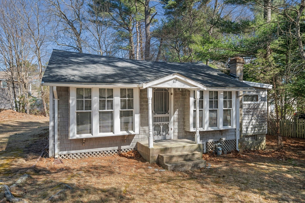2 bed, 1 bath apartment for rent at 67 Priscilla Ave, South Duxbury — photo 2 of 15
