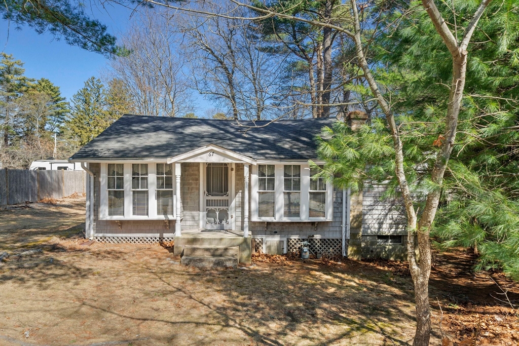 2 bed, 1 bath apartment for rent at 67 Priscilla Ave, South Duxbury — photo 1 of 15