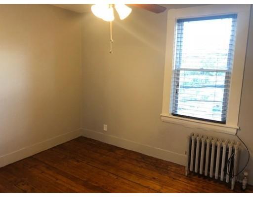 3 bed, 1 bath apartment for rent at 67 Prospect St Unit 2, Ward Two — photo 8 of 14