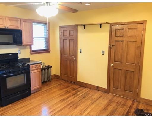 3 bed, 1 bath apartment for rent at 67 Prospect St Unit 2, Ward Two — photo 3 of 14