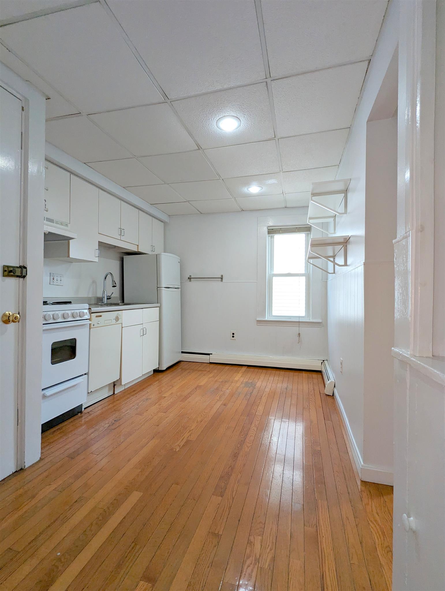 Studio bed, 1 bath apartment for rent at 67 Putnam St Unit 1, Prospect Hill