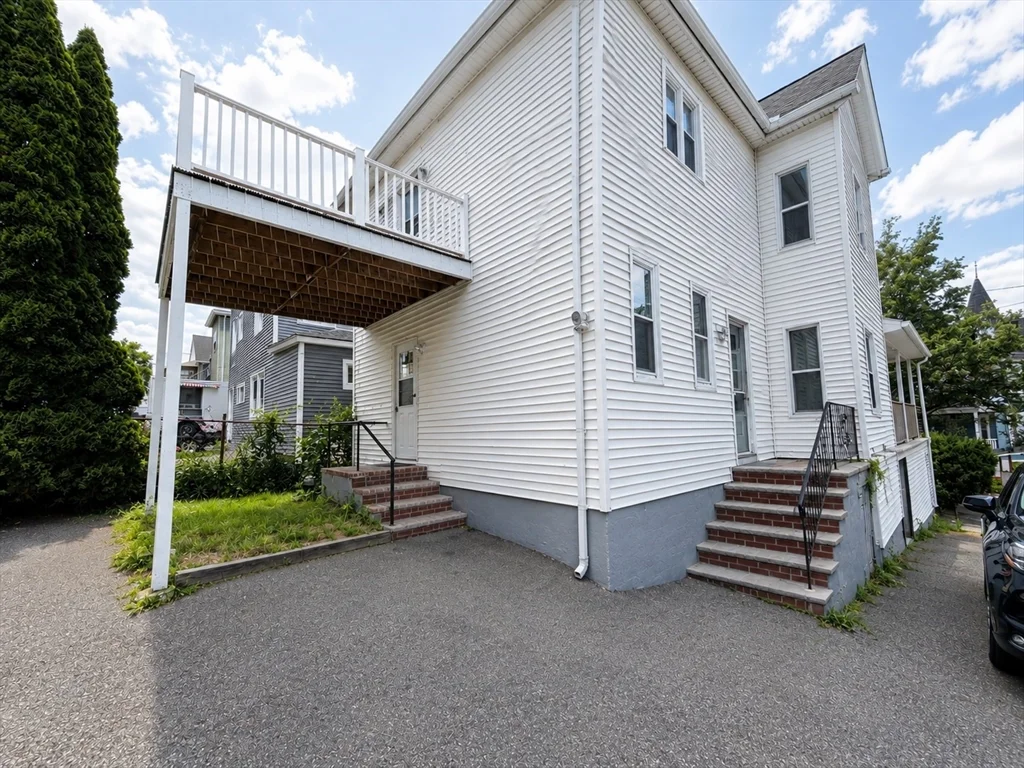 3 bed, 1 bath apartment for rent at 67 Reed Ave Unit 2, Everett — photo 1 of 11