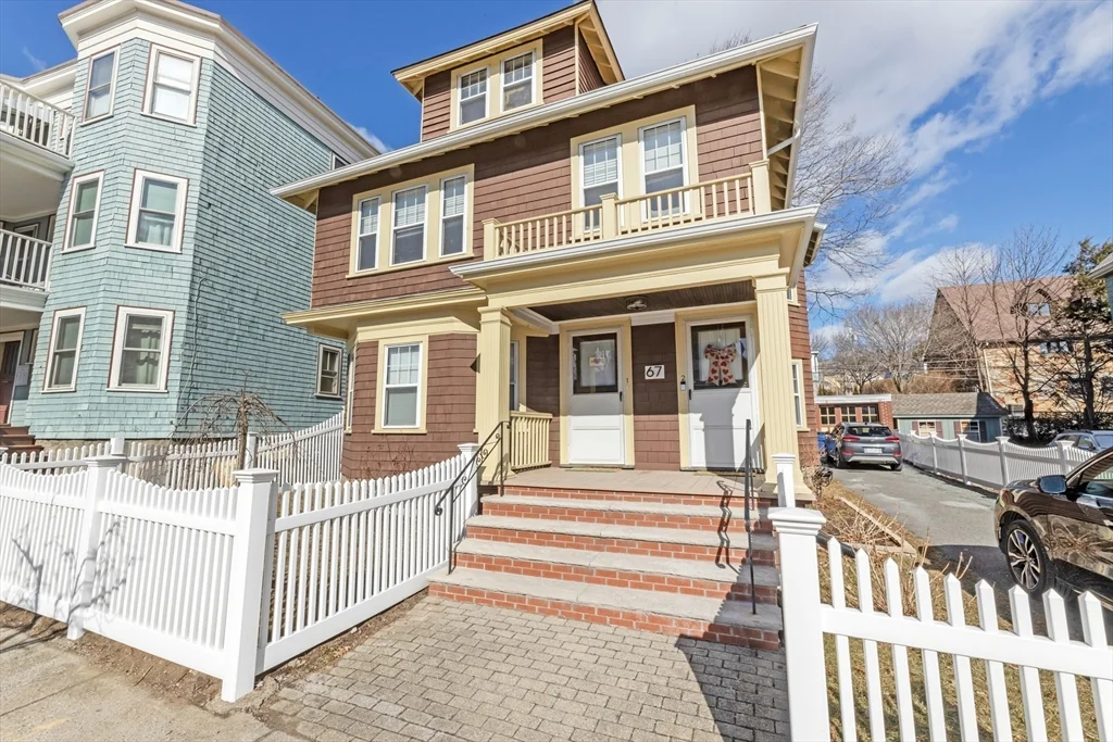 2 bed, 1 bath apartment for rent at 67 Robert St Unit 1, Roslindale