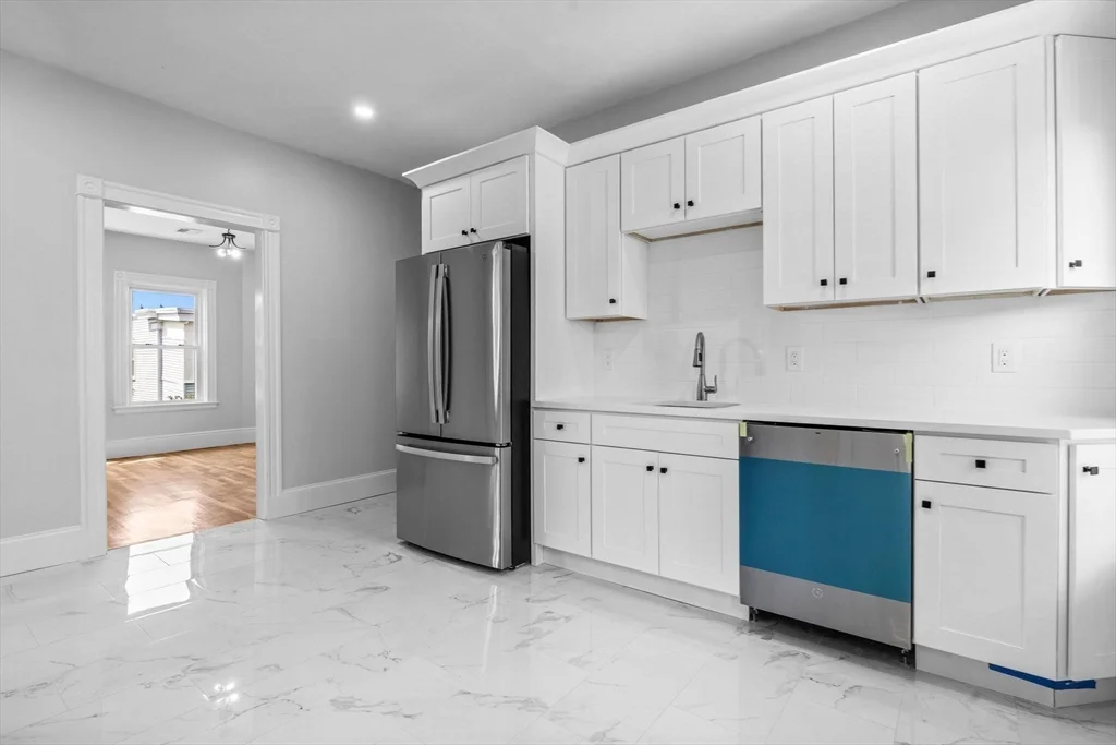 6 bed, 3 bath apartment for rent at 67 Romsey St Unit 3, Dorchester — photo 15 of 26