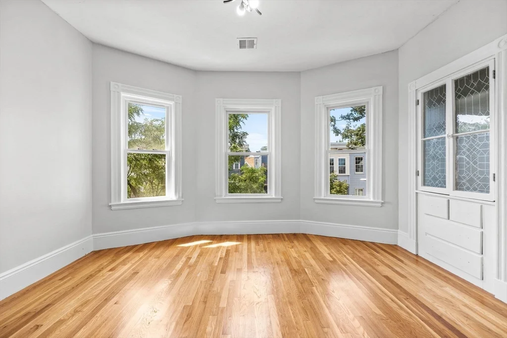 6 bed, 3 bath apartment for rent at 67 Romsey St Unit 3, Dorchester — photo 4 of 26