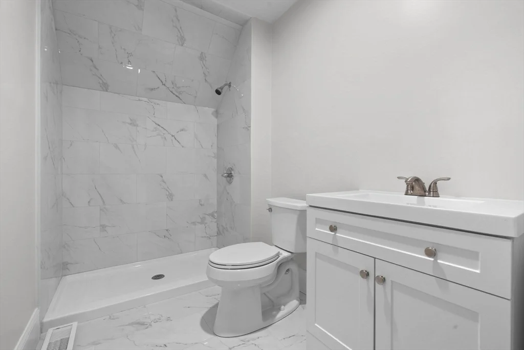 6 bed, 3 bath apartment for rent at 67 Romsey St Unit 3, Dorchester — photo 11 of 26