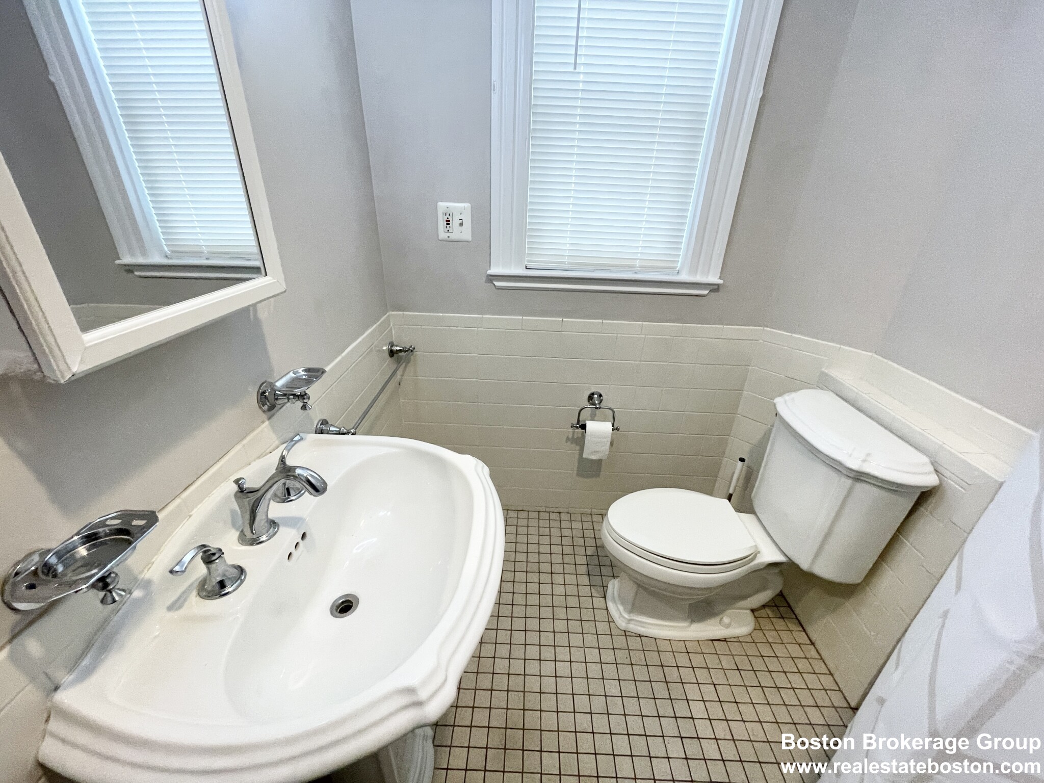 3 bed, 1 bath apartment for rent at 67 Roseclair St Unit 2, Dorchester — photo 7 of 8