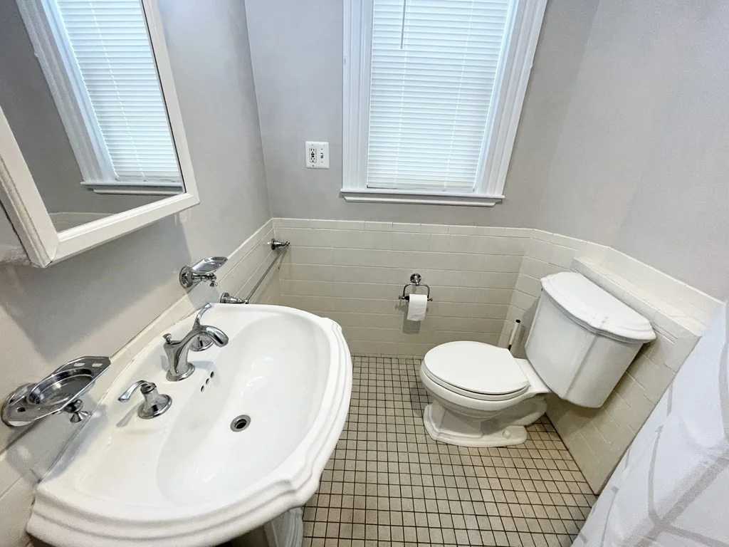 3 bed, 1 bath apartment for rent at 67 Roseclair Unit St, Dorchester — photo 8 of 12