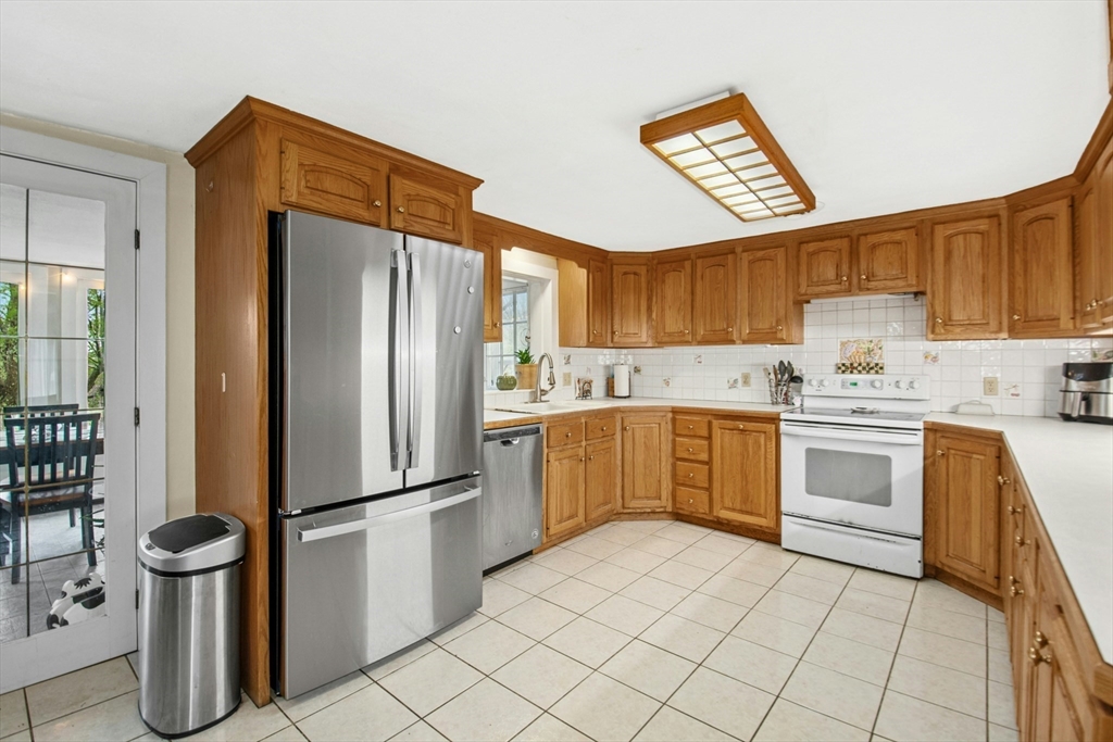 4 bed, 2 bath apartment for rent at 67 S Oxford Rd, Millbury — photo 9 of 27