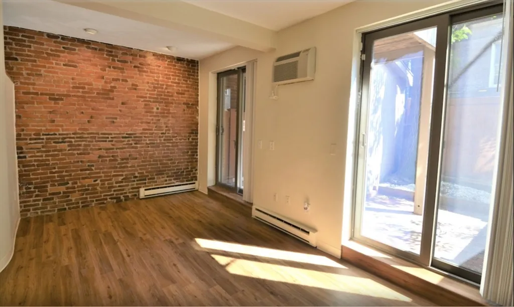 1 bed, 1 bath apartment for rent at 67 Saint Germain St Unit 17-1, Back Bay — photo 2 of 13