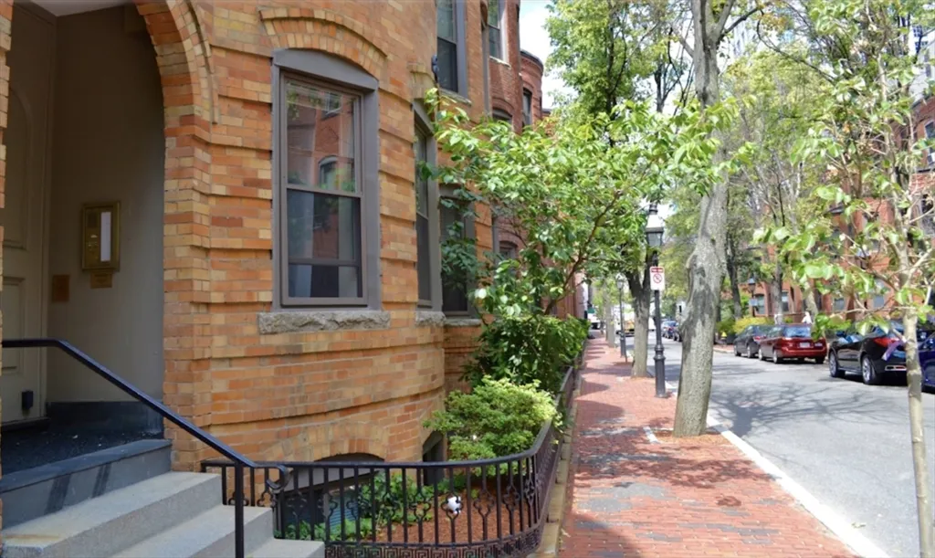 1 bed, 1 bath apartment for rent at 67 Saint Germain St Unit 17-1, Back Bay — photo 4 of 13