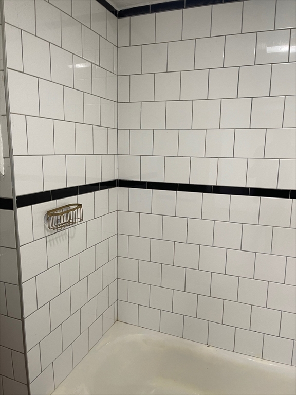 3 bed, 1 bath apartment for rent at 67 Saunders St Unit 3, Lawrence — photo 5 of 23