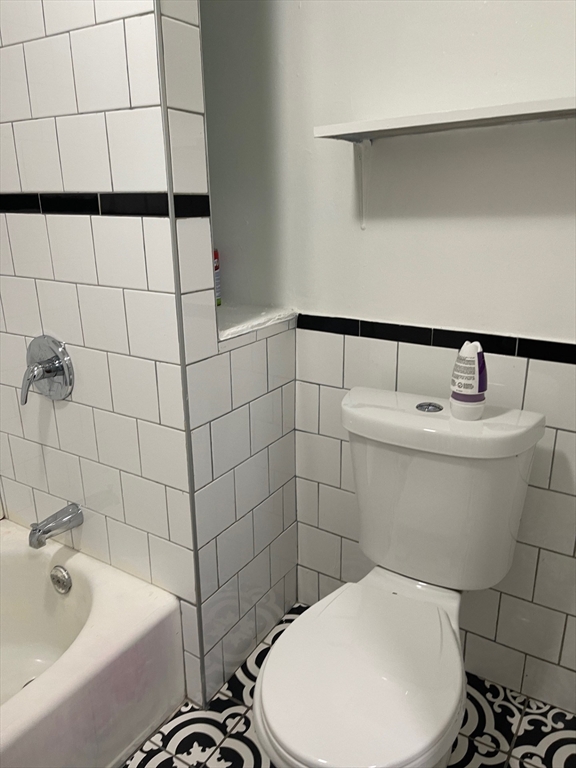 3 bed, 1 bath apartment for rent at 67 Saunders St Unit 3, Lawrence — photo 6 of 23