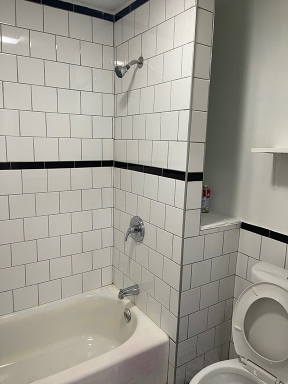 3 bed, 1 bath apartment for rent at 67 Saunders St Unit 3, Lawrence — photo 4 of 23