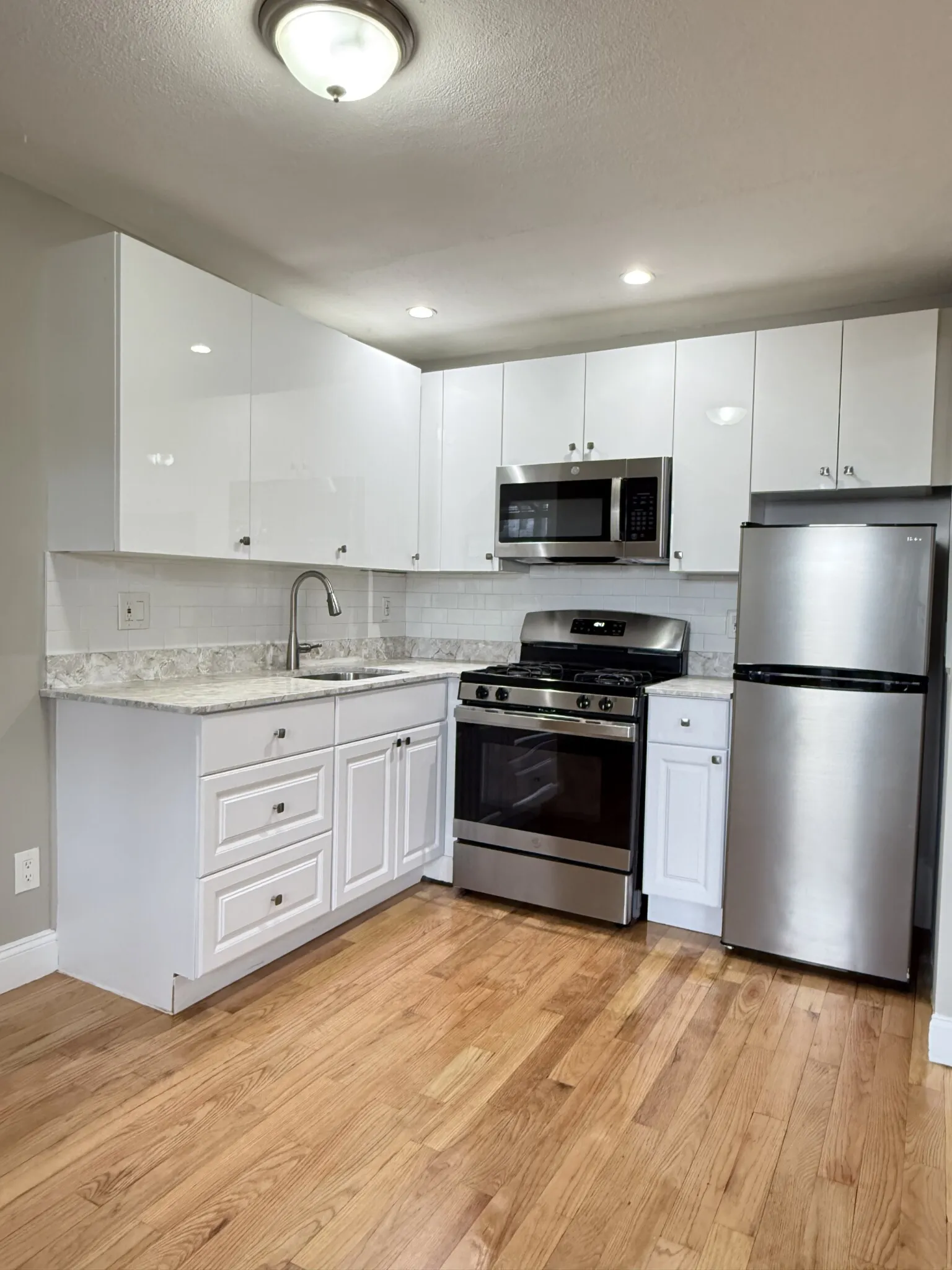 2 bed, 1 bath apartment for rent at 67 Shawmut St Unit 3, Chelsea — photo 5 of 12