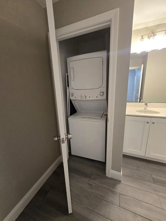 4 bed, 1 bath apartment for rent at 67 Shepard St Unit 10, Lynn — photo 5 of 13