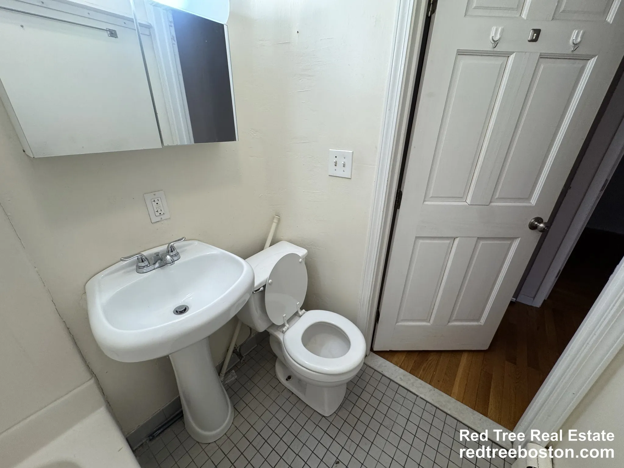 1 bed, 1 bath apartment for rent at 67 South Huntington Ave Unit 1, Jamaica Plain — photo 8 of 33