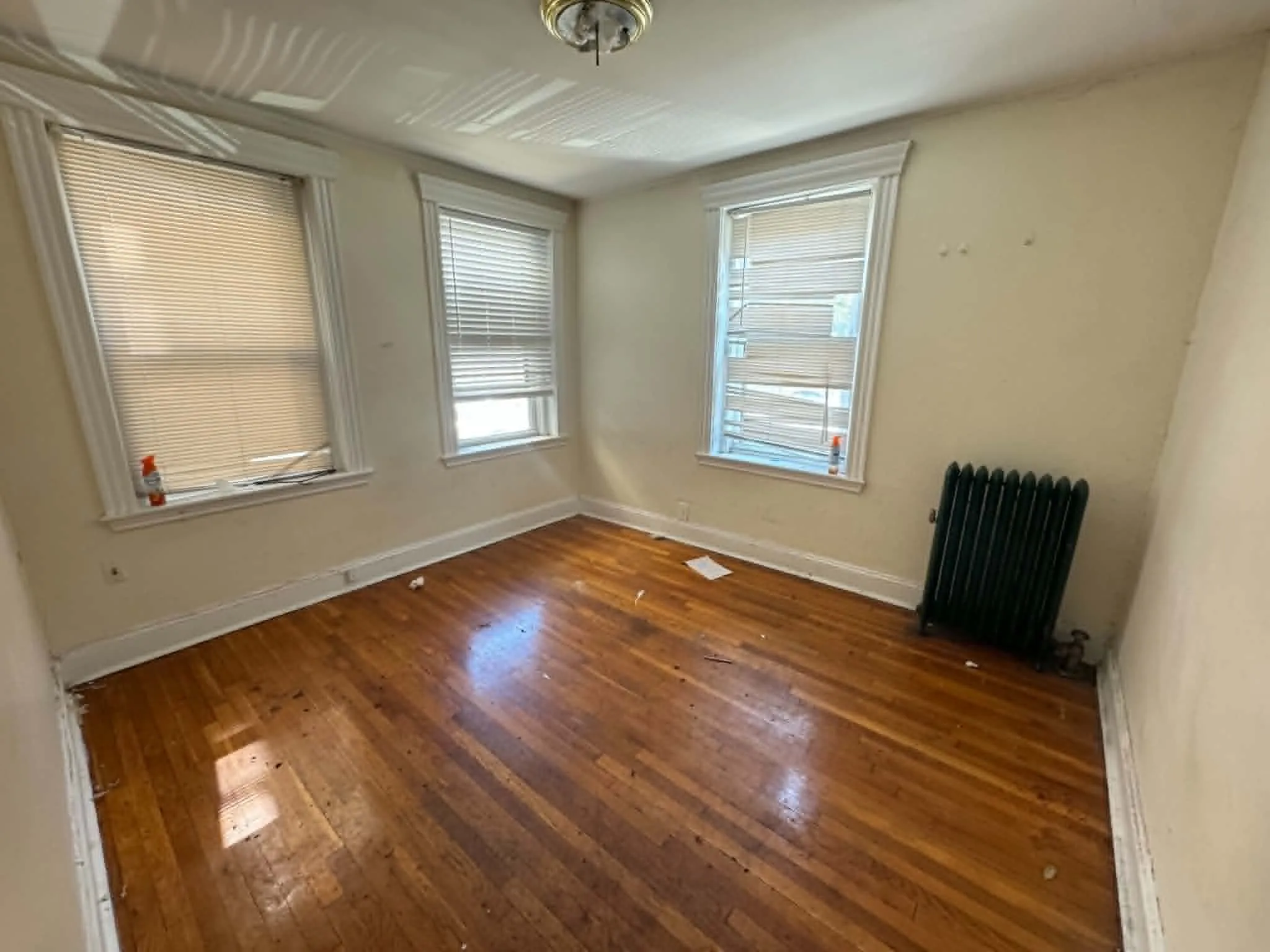 1 bed, 1 bath apartment for rent at 67 South Huntington Ave Unit 2, Jamaica Plain — photo 3 of 4
