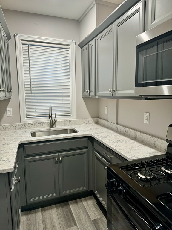 3 bed, 1 bath apartment for rent at 67 Sycamore St Unit 1, East Fairhaven — photo 3 of 24