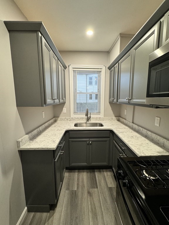 3 bed, 1 bath apartment for rent at 67 Sycamore St Unit 1, East Fairhaven — photo 4 of 24